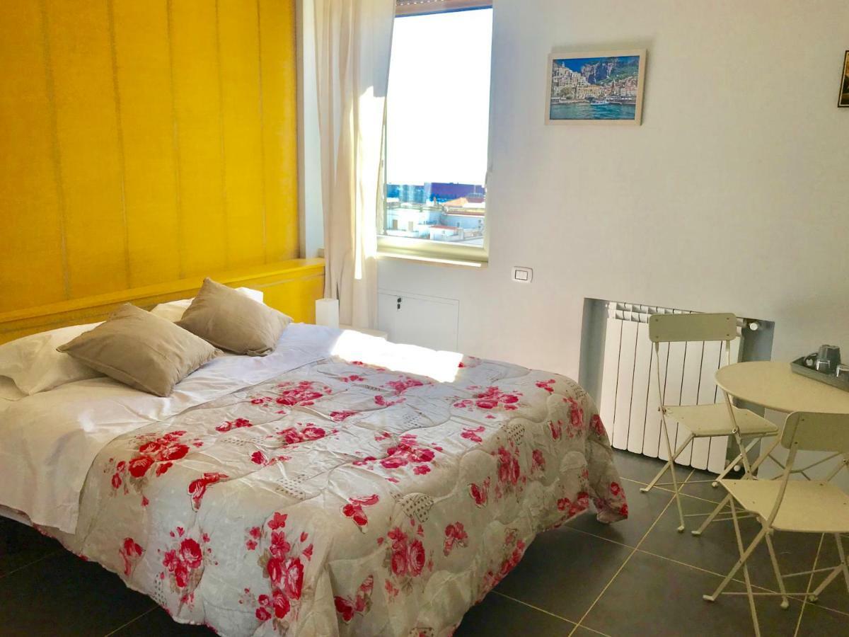 Il Grattacielo B&B ナポリ エクステリア 写真