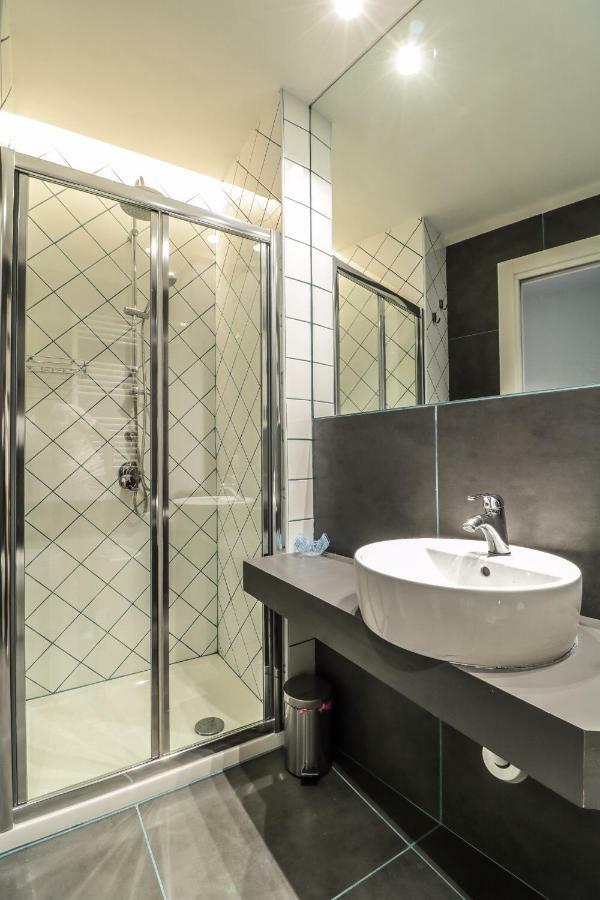 Il Grattacielo B&B ナポリ エクステリア 写真
